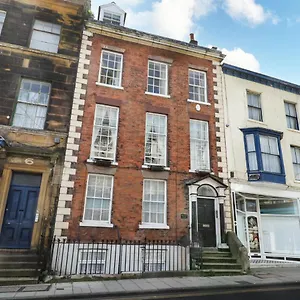  Apartment Regent House